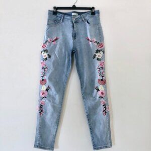 Soft jeans with flowers